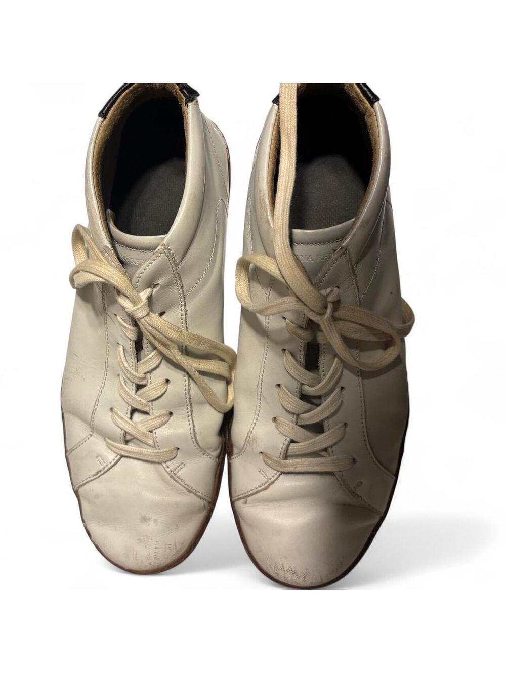Banana Republic Men's White and Cream Trainer